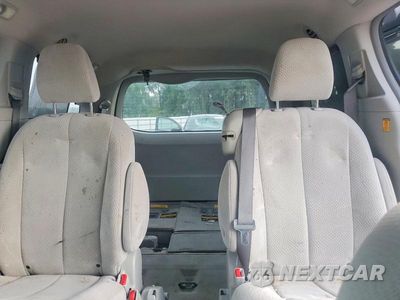 Zdjęcie 10 z 13 samochodu: 2013 TOYOTA SIENNA LE VIN:5TDKK3DC6DS360238 - miniatura