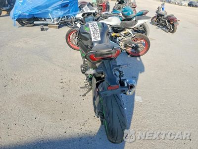 Czwarte zdjęcie samochodu z boku: 2026 KAWASAKI ZR900 T VIN:ML5ZRDT10TDA08845 - miniatura