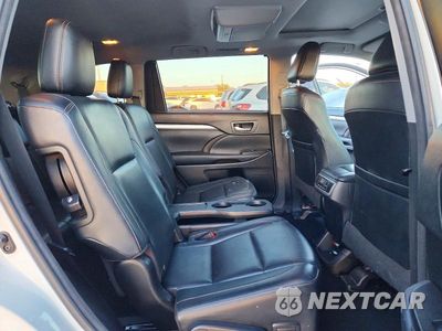 Zdjęcie 11 z 13 samochodu: 2016 TOYOTA HIGHLANDER XLE VIN:5TDKKRFH1GS171562 - miniatura