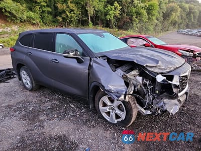 Czwarte zdjęcie samochodu z boku: 2022 TOYOTA HIGHLANDER LE VIN:5TDBZRBH9NS565065 - miniatura