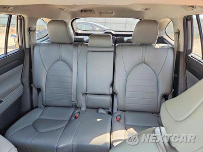 Zdjęcie 10 z 13 samochodu: 2022 TOYOTA HIGHLANDER XLE VIN:5TDGZRBH6NS227144 - miniatura