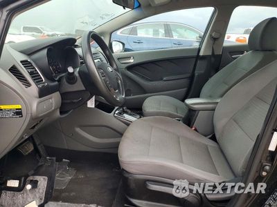 Zdjęcie 7 z 13 samochodu: 2017 KIA FORTE LX VIN:3KPFL4A72HE007250 - miniatura