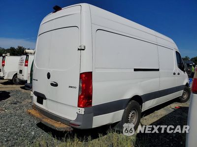 Trzecie zdjęcie samochodu z tyłu: 2021 MERCEDES-BENZ SPRINTER 2500 DELIVERY VAN VIN:W1W40CHYXMT053195 - miniatura