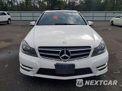 Piąte zdjęcie samochodu w środku: 2014 MERCEDES-BENZ C 300 4MATIC VIN:WDDGF8ABXEG244982 - miniatura