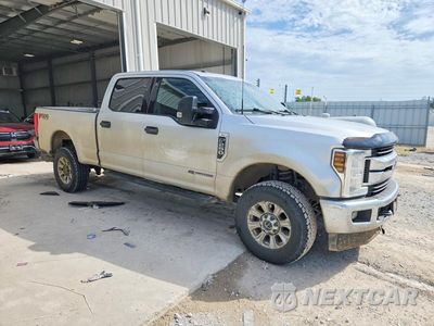 Czwarte zdjęcie samochodu z boku: 2019 FORD F250 SUPER DUTY VIN:1FT7W2BT6KEC65947 - miniatura