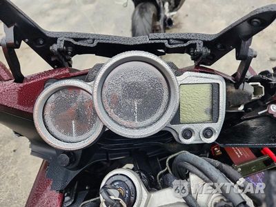 Zdjęcie 7 z 9 samochodu: 2007 YAMAHA FJR1300 VIN:JYARP15EX7A002464 - miniatura