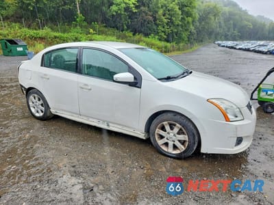Czwarte zdjęcie samochodu z boku: 2010 NISSAN SENTRA 2.0 VIN:3N1AB6AP2AL701420 - miniatura