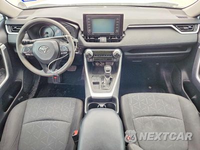 Zdjęcie 8 z 12 samochodu: 2021 TOYOTA RAV4 XLE VIN:2T3W1RFV3MC098619 - miniatura