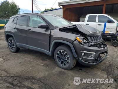 Czwarte zdjęcie samochodu z boku: 2019 JEEP COMPASS TRAILHAWK VIN:3C4NJDDB8KT617917 - miniatura