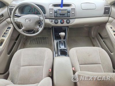 Zdjęcie 8 z 12 samochodu: 2003 TOYOTA CAMRY LE VIN:4T1BE32K73U163800 - miniatura
