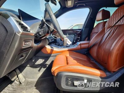 Zdjęcie 7 z 14 samochodu: 2025 BMW X5 XDRIVE40I VIN:5UX23EU08S9Y84144 - miniatura