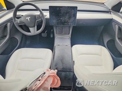 Zdjęcie 8 z 12 samochodu: 2023 TESLA MODEL Y VIN:7SAYGDEE2PA161987 - miniatura