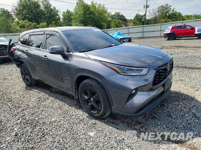 Czwarte zdjęcie samochodu z boku: 2021 TOYOTA HIGHLANDER LE VIN:5TDBZRBH8MS154416 - miniatura