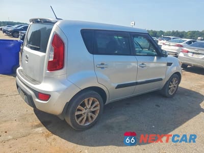 Trzecie zdjęcie samochodu z tyłu: 2012 KIA SOUL + VIN:KNDJT2A60C7440323 - miniatura