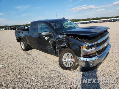 Czwarte zdjęcie samochodu z boku: 2019 CHEVROLET SILVERADO LD C1500 LT VIN:2GCRCPECXK1119739 - miniatura