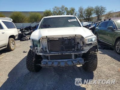 Piąte zdjęcie samochodu w środku: 2019 TOYOTA TACOMA TRD OFF-ROAD VIN:3TMCZ5AN6KM241989 - miniatura