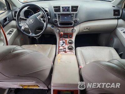 Zdjęcie 8 z 13 samochodu: 2013 TOYOTA HIGHLANDER HYBRID LIMITED VIN:JTEDC3EH0D2015421 - miniatura