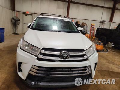 Piąte zdjęcie samochodu w środku: 2017 TOYOTA HIGHLANDER XLE VIN:5TDJZRFH8HS451696 - miniatura