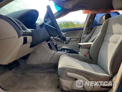 Zdjęcie 7 z 12 samochodu: 2005 HONDA ACCORD LX VIN:1HGCM56455L002469 - miniatura