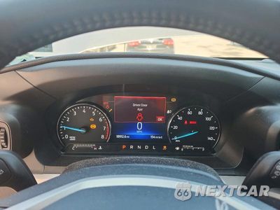 Zdjęcie 9 z 12 samochodu: 2024 FORD EXPLORER VIN:1FMSK8DHXRGA20287 - miniatura