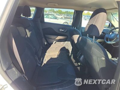 Zdjęcie 11 z 13 samochodu: 2017 JEEP CHEROKEE LATITUDE VIN:1C4PJLCB6HD232696 - miniatura