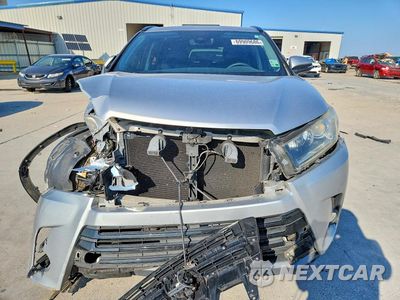 Piąte zdjęcie samochodu w środku: 2017 TOYOTA HIGHLANDER SE VIN:5TDKZRFH5HS190306 - miniatura