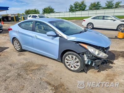 Czwarte zdjęcie samochodu z boku: 2012 HYUNDAI ELANTRA GLS VIN:KMHDH4AE8CU263647 - miniatura