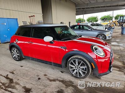 Czwarte zdjęcie samochodu z boku: 2024 MINI COOPER S VIN:WMW53DH06R2U75546 - miniatura