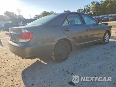 Trzecie zdjęcie samochodu z tyłu: 2005 TOYOTA CAMRY LE VIN:4T1BE32K15U551124 - miniatura