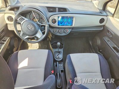 Zdjęcie 8 z 12 samochodu: 2012 TOYOTA YARIS 5-DOOR LE VIN:JTDKTUD3XCD540514 - miniatura