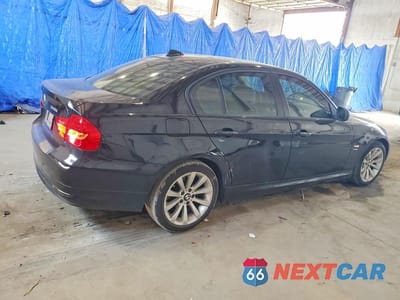 Trzecie zdjęcie samochodu z tyłu: 2011 BMW 328 XI SULEV VIN:WBAPK5C59BA995725 - miniatura