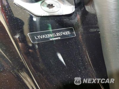 Zdjęcie 14 z 14 samochodu: 2018 VOLVO XC60 T6 VIN:LYVA22RK0JB074005 - miniatura