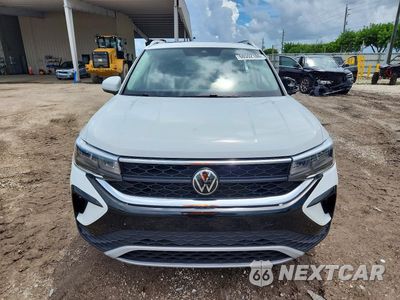 Piąte zdjęcie samochodu w środku: 2024 VOLKSWAGEN TAOS SE VIN:3VVEX7B23RM005388 - miniatura