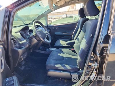Zdjęcie 7 z 13 samochodu: 2010 HONDA FIT SPORT VIN:JHMGE8H4XAC028201 - miniatura