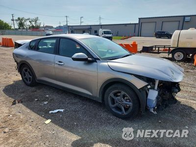 Czwarte zdjęcie samochodu z boku: 2025 KIA K4 LXS VIN:3KPFT4DE1SE206954 - miniatura