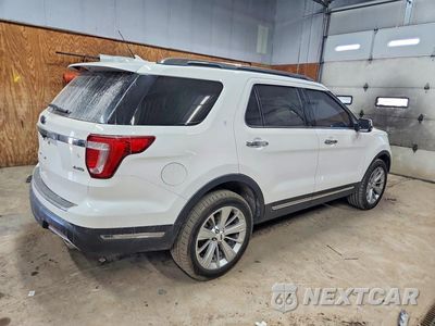 Trzecie zdjęcie samochodu z tyłu: 2018 FORD EXPLORER LIMITED VIN:1FM5K8F80JGC67574 - miniatura
