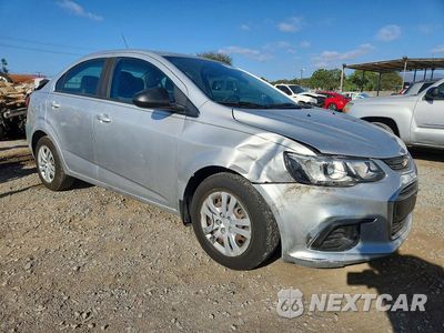 Czwarte zdjęcie samochodu z boku: 2017 CHEVROLET SONIC LS VIN:1G1JB5SH0H4135622 - miniatura