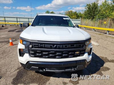 Piąte zdjęcie samochodu w środku: 2022 CHEVROLET SILVERADO K1500 VIN:1GCRDAEK9NZ509468 - miniatura