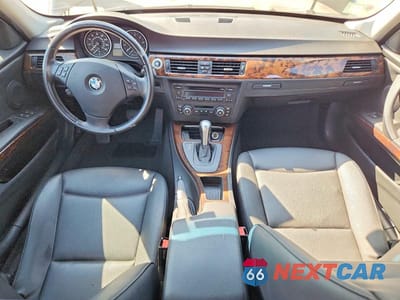 Zdjęcie 8 z 12 samochodu: 2007 BMW 3ER I VIN:WBAVA33537KX71687 - miniatura