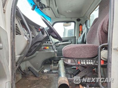 Zdjęcie 7 z 13 samochodu: 2019 KENWORTH CONSTRUCTI - SEMI TRUCK VIN:1XKYD49X3KJ296969 - miniatura