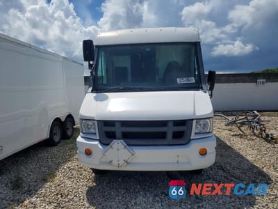 Piąte zdjęcie samochodu w środku: 2013 ISUZU NPR HD DELIVERY VAN VIN:JALB4T177D7W01816 - miniatura