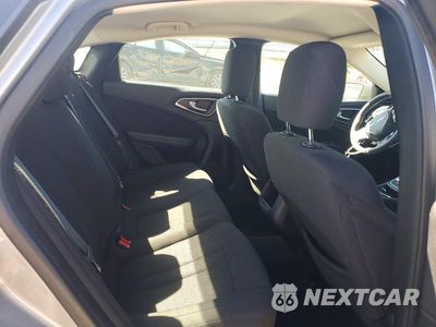 Zdjęcie 10 z 12 samochodu: 2015 CHRYSLER 200 LIMITED VIN:1C3CCCAB0FN502237 - miniatura