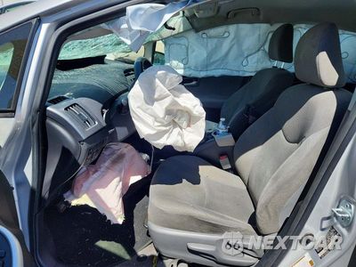 Zdjęcie 7 z 12 samochodu: 2015 TOYOTA PRIUS TWO VIN:JTDKN3DU2F0436480 - miniatura