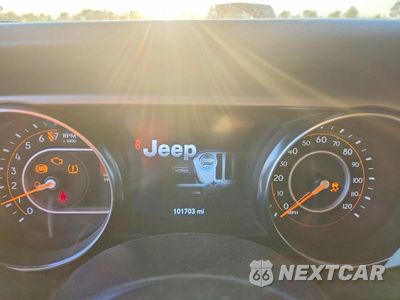 Zdjęcie 9 z 12 samochodu: 2020 JEEP GLADIATOR SPORT VIN:1C6HJTAG3LL115649 - miniatura
