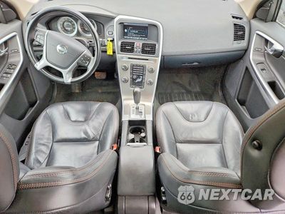 Zdjęcie 8 z 12 samochodu: 2011 VOLVO XC60 T6 VIN:YV4902DZ4B2179028 - miniatura
