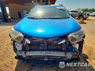 Piąte zdjęcie samochodu w środku: 2018 TOYOTA RAV4 XLE VIN:JTMWFREV3JJ738971 - miniatura
