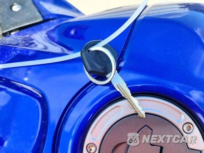 Zdjęcie 8 z 9 samochodu: 2024 YAMAHA YZFR3 A VIN:MH3RH18Y5RK015743 - miniatura