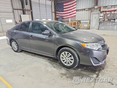 Czwarte zdjęcie samochodu z boku: 2014 TOYOTA CAMRY /LE/ VIN:4T1BF1FK9EU307748 - miniatura