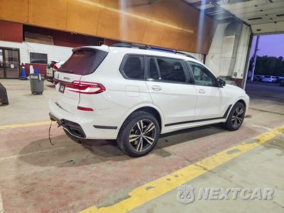 Trzecie zdjęcie samochodu z tyłu: 2025 BMW X7 M60I VIN:5UX33EM09S9W47716 - miniatura