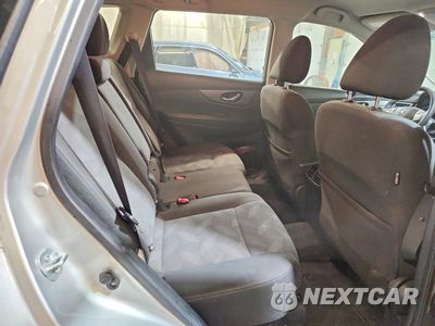 Zdjęcie 11 z 13 samochodu: 2016 NISSAN ROGUE S VIN:KNMAT2MVXGP732151 - miniatura